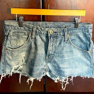 Beautiful Levi shorts